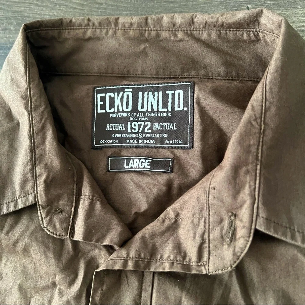 Ecko Unltd Brown Men’s Bottom Up Shirt Embroidered Trademark Sz L
